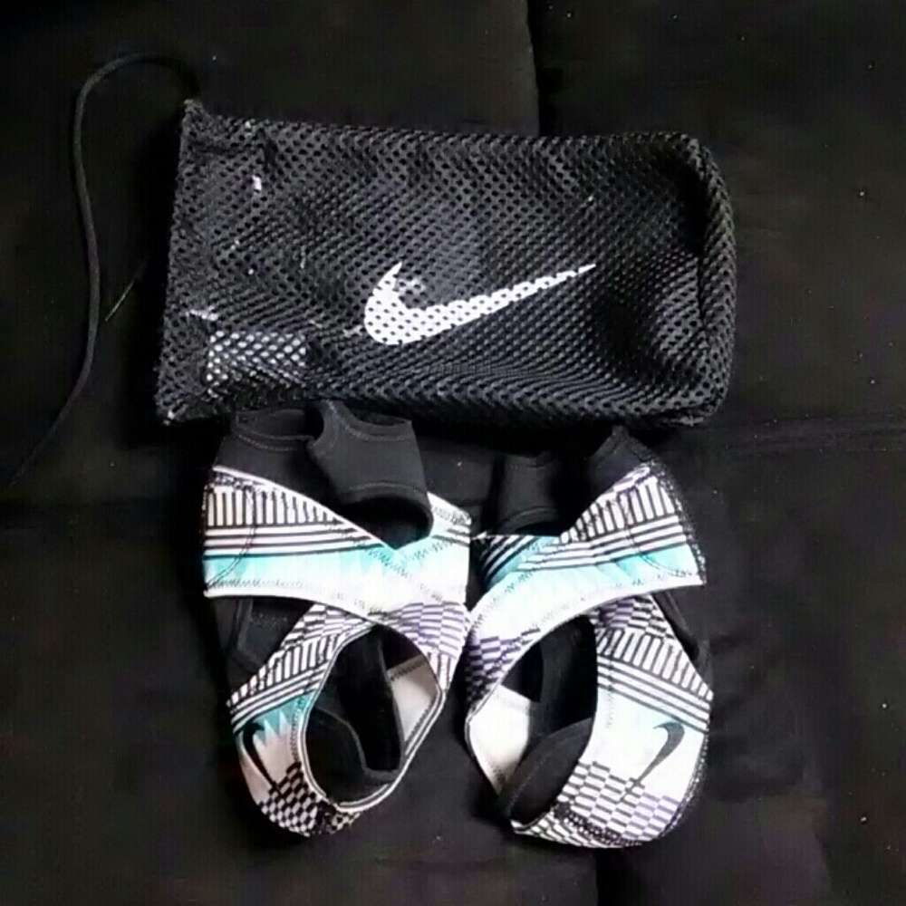 Nike Studio Wrap